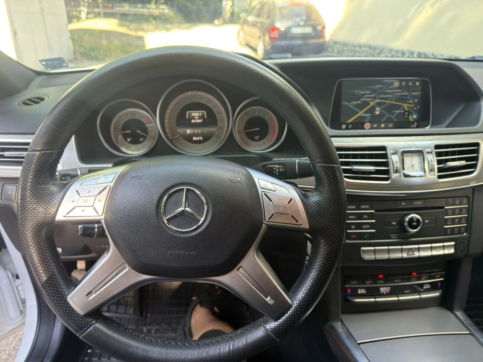 Mercedes-Benz E 220, снимка 7 - Автомобили и джипове - 55579099