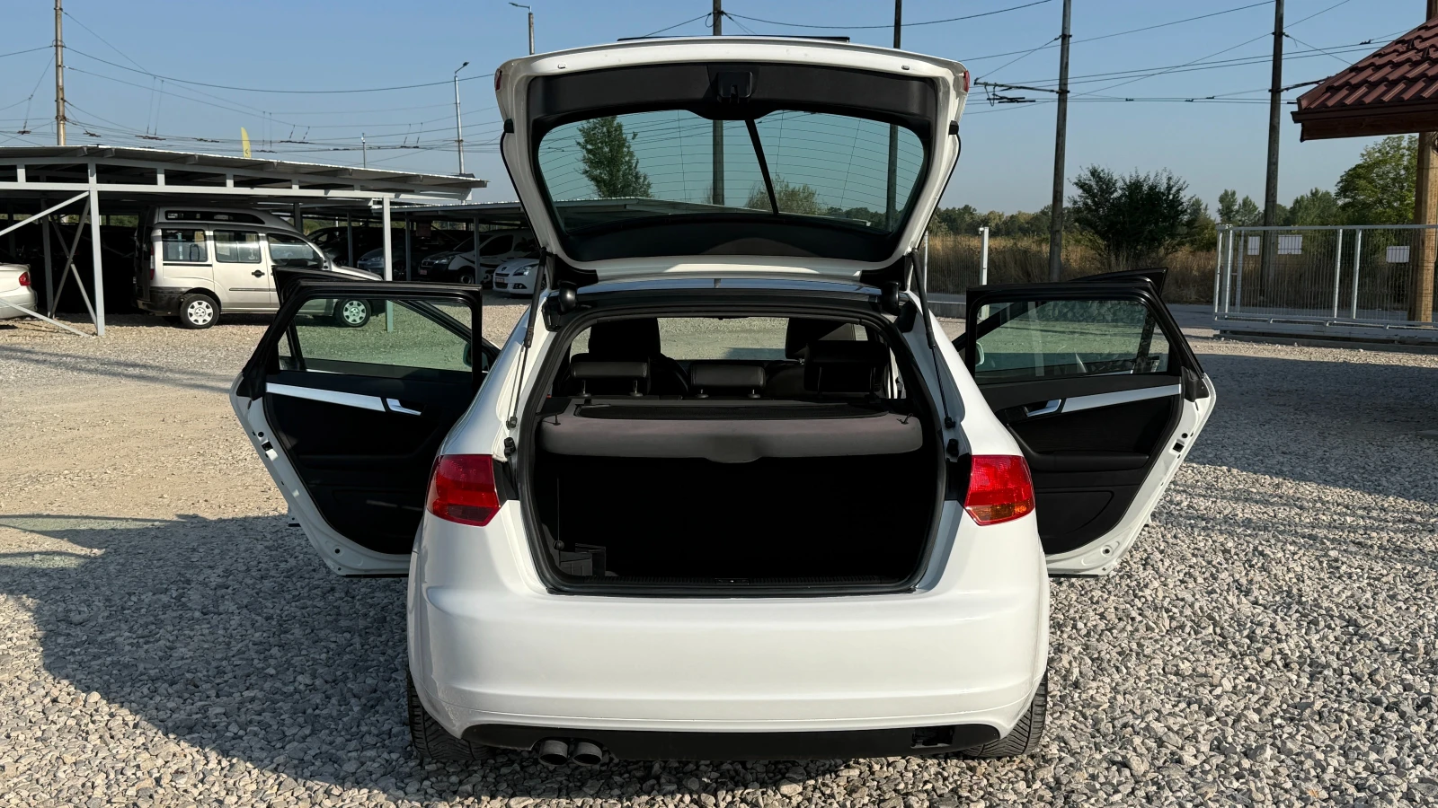 Audi A3 2.0TDI-140кс/Sline/КСЕНОН/КОЖА/ПАНОРАМА/ИТАЛИЯ, снимка 8 - Автомобили и джипове - 55650355
