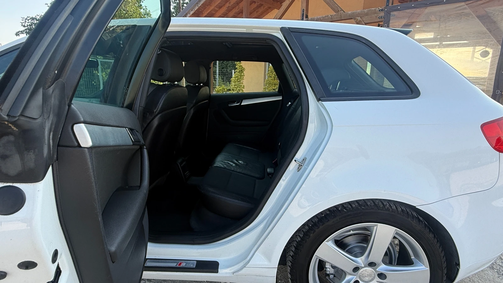 Audi A3 2.0TDI-140кс/Sline/КСЕНОН/КОЖА/ПАНОРАМА/ИТАЛИЯ, снимка 17 - Автомобили и джипове - 55650355