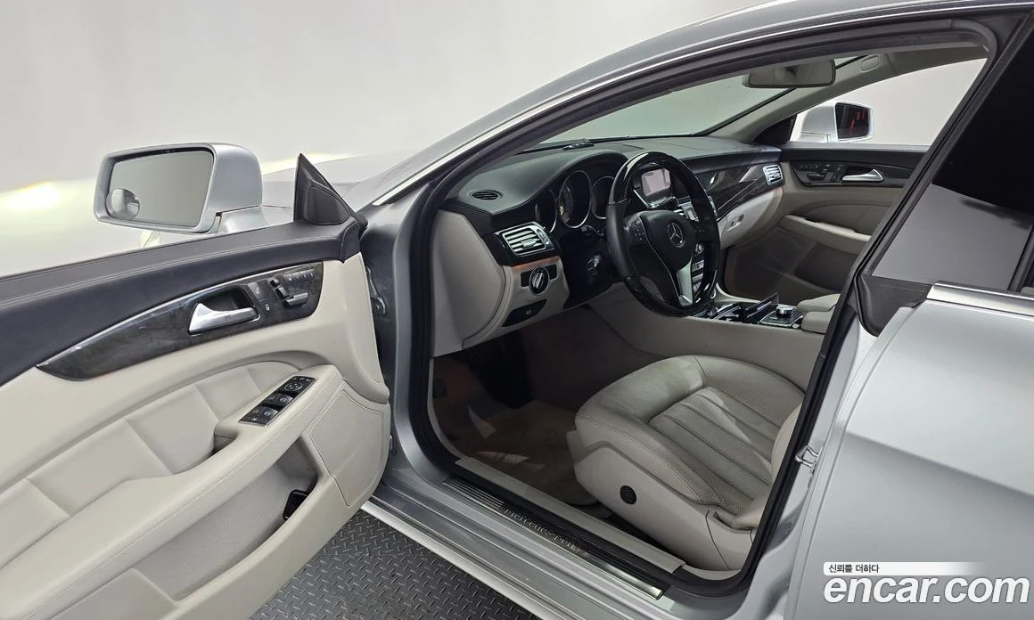 Mercedes-Benz CLS CLS350 BlueEFFICIENCY, снимка 9 - Автомобили и джипове - 56116892