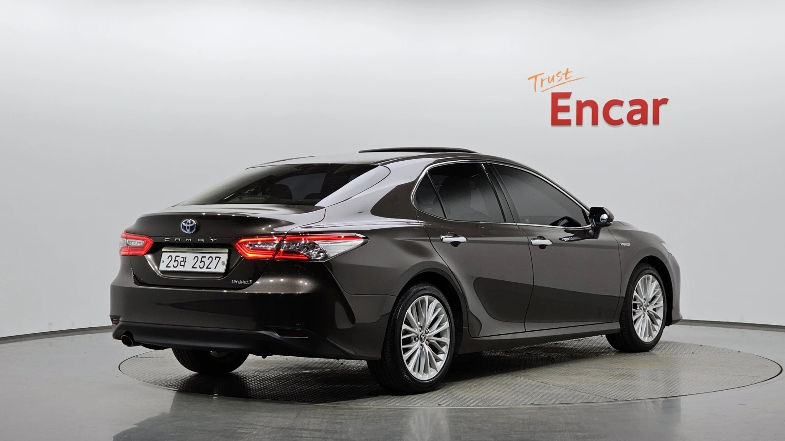 Toyota Camry 2.5 XLE | Hybrid | Keyless | Mobile.bg � ����������� 2