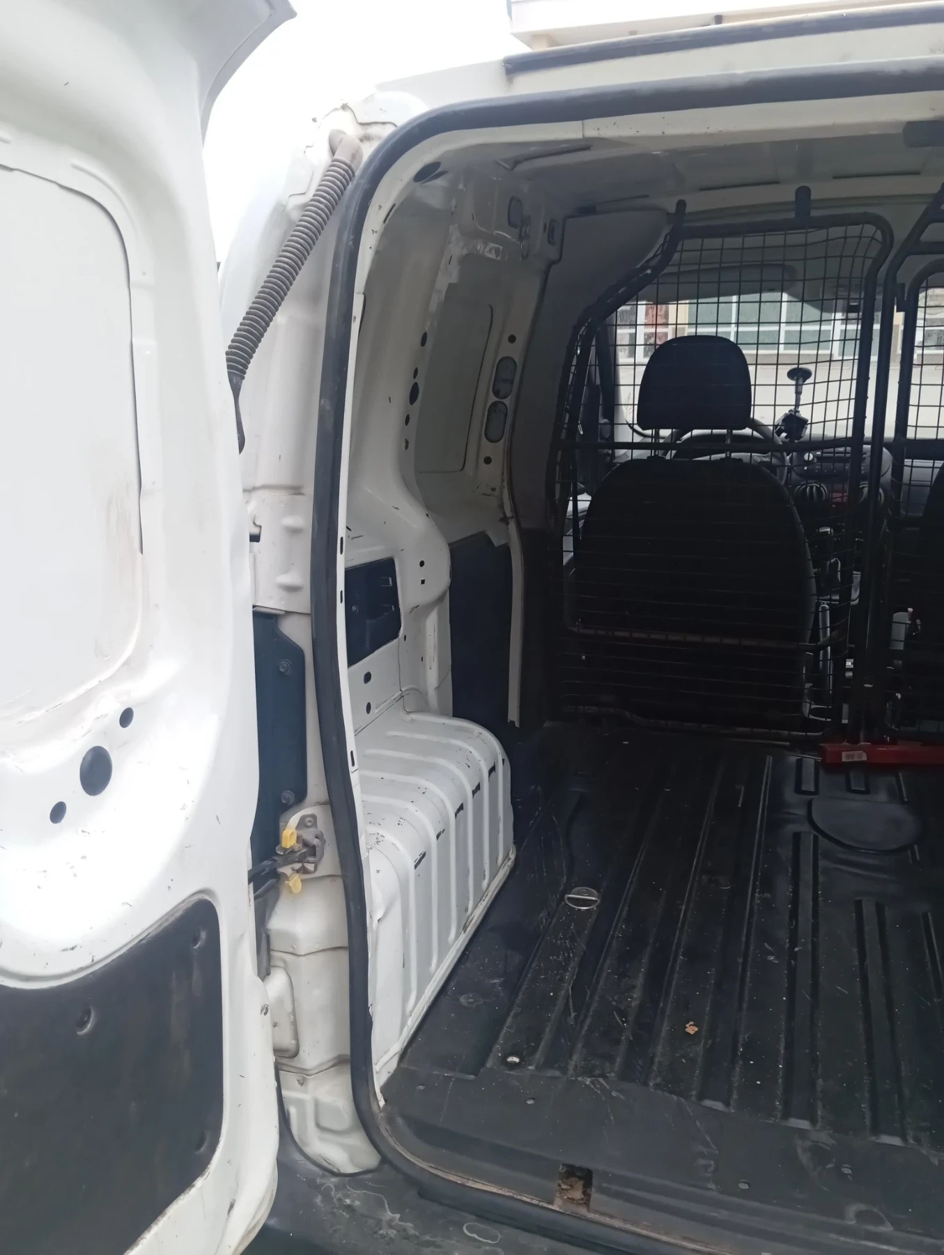 Fiat Fiorino 1, 3 Дизел , снимка 10 - Автомобили и джипове - 56743903