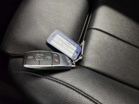 Mercedes-Benz GLB 250/CARFAX/Подгрев/Панорама/Памет, снимка 9