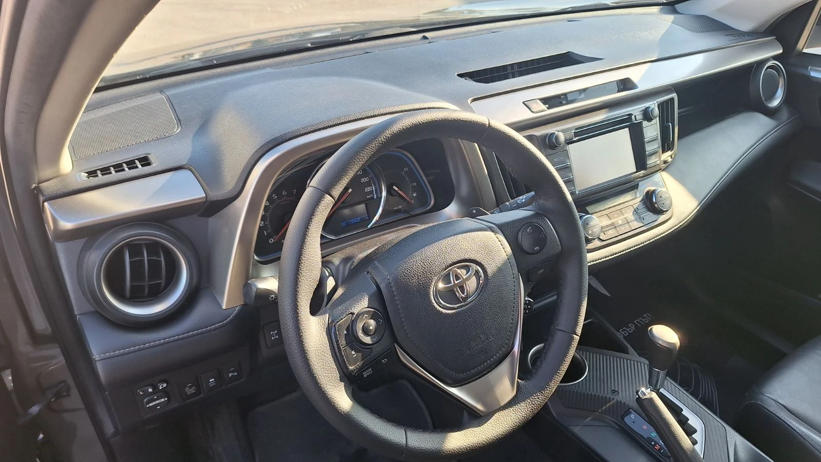Toyota Rav4 2.2 AWD D4D - изображение 7