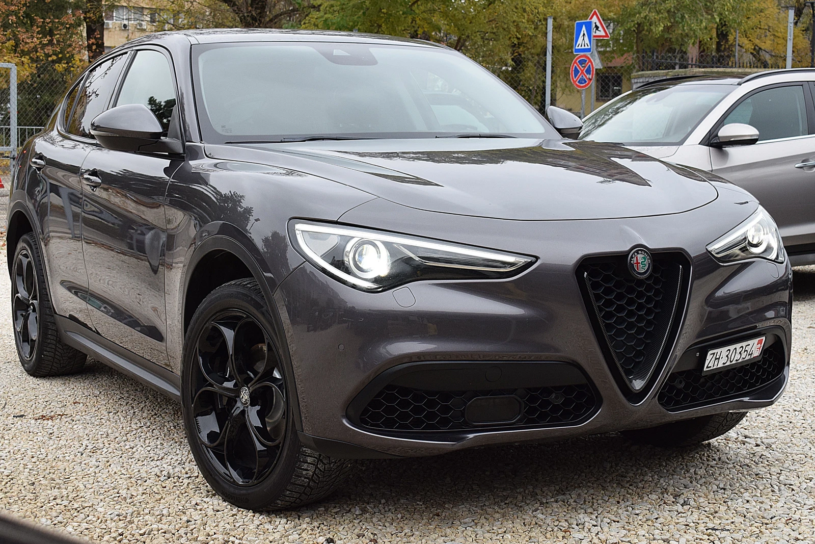 Alfa Romeo Stelvio 2.0ШВЕЙЦАРИЯ-ПЕЧКА/ДИСТРОНИК/КОЖА/НАВИ/КСЕНОН/LUX - изображение 3