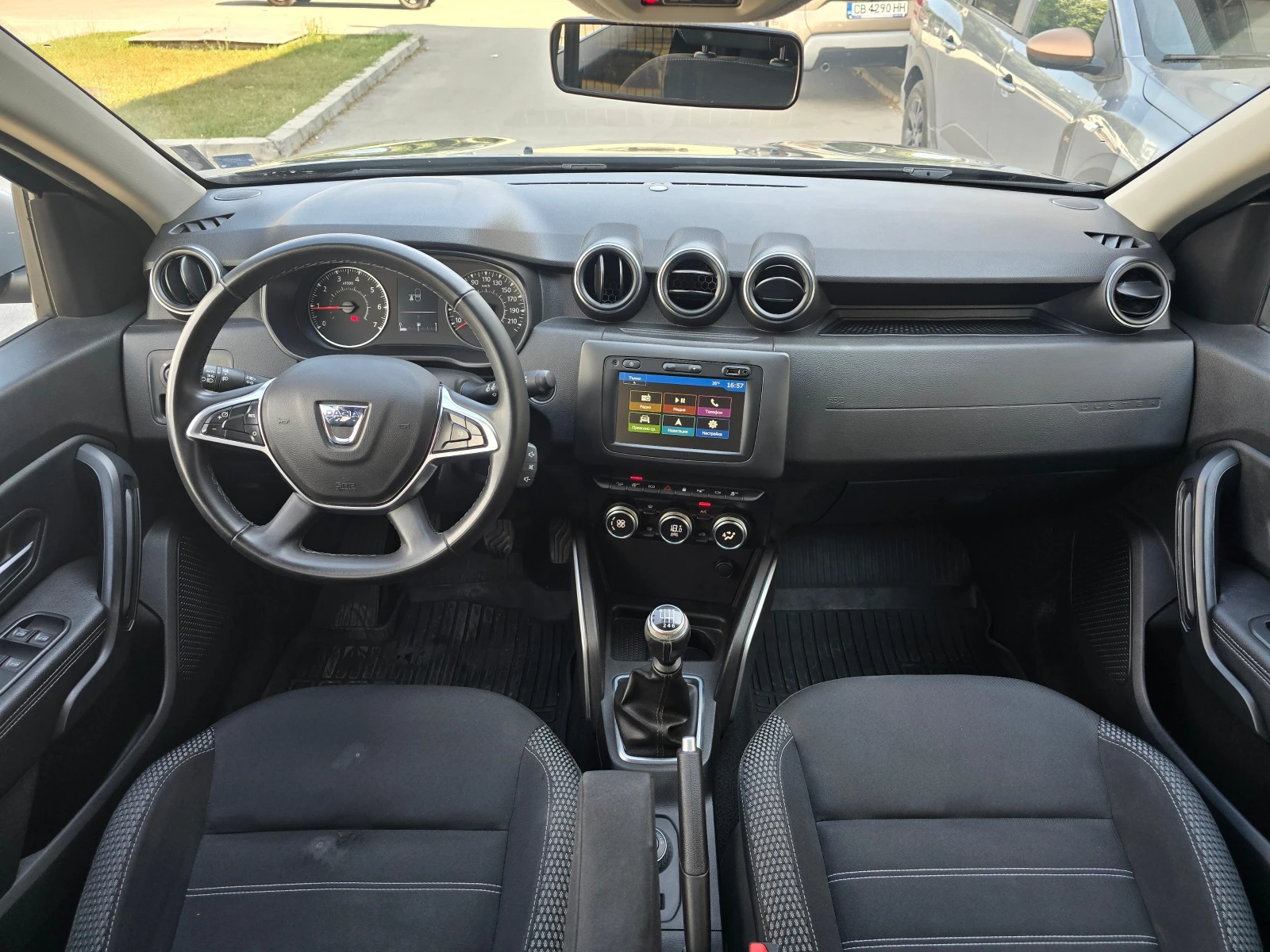 Dacia Duster 1.5 dCi 4X4 - изображение 8