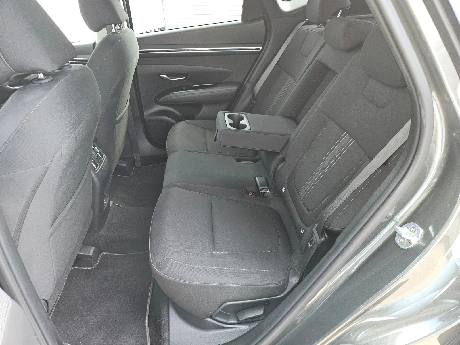 Hyundai Tucson 1.6CRDi/STYLE/6ск/Distronic/CARPLAY/Camera/KeyLess, снимка 16 - Автомобили и джипове - 55664435