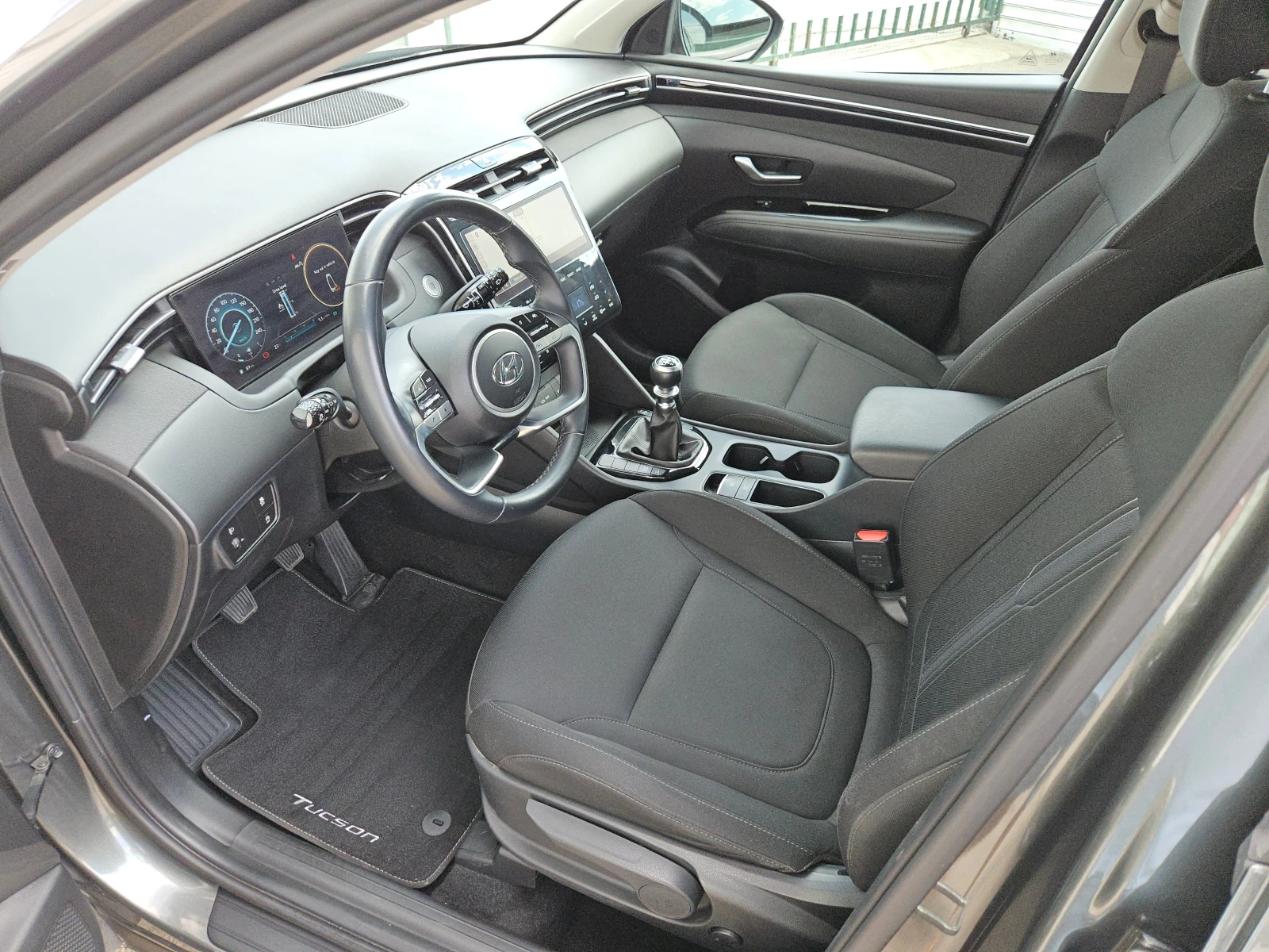 Hyundai Tucson 1.6CRDi/STYLE/6ск/Distronic/CARPLAY/Camera/KeyLess, снимка 9 - Автомобили и джипове - 55664435