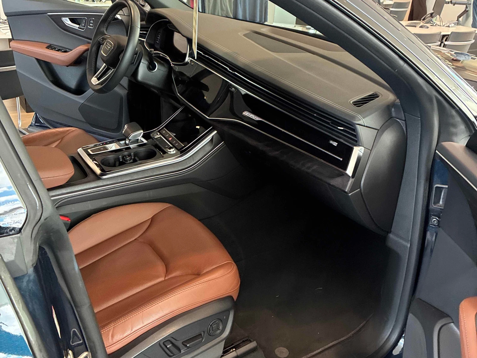 Audi Q8 * Progressiv * CARFAX * ОПЦИЯ ЗА ФИНАНСИРАНЕ , снимка 15 - Автомобили и джипове - 55850017