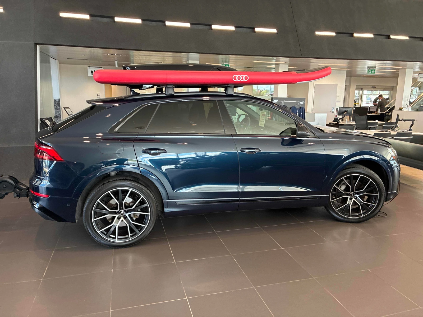 Audi Q8 * Progressiv * CARFAX * ОПЦИЯ ЗА ФИНАНСИРАНЕ , снимка 3 - Автомобили и джипове - 55850017