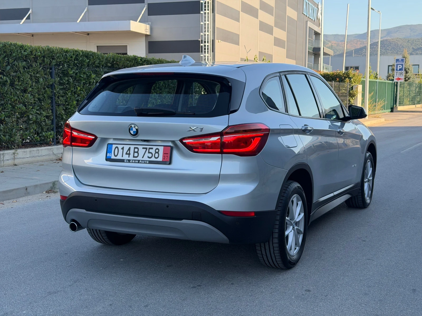 BMW X1 2.0D X Line / FULL LED / КАМЕРА / СЕРВИЗНА ИСТОРИЯ, снимка 4 - Автомобили и джипове - 56021568