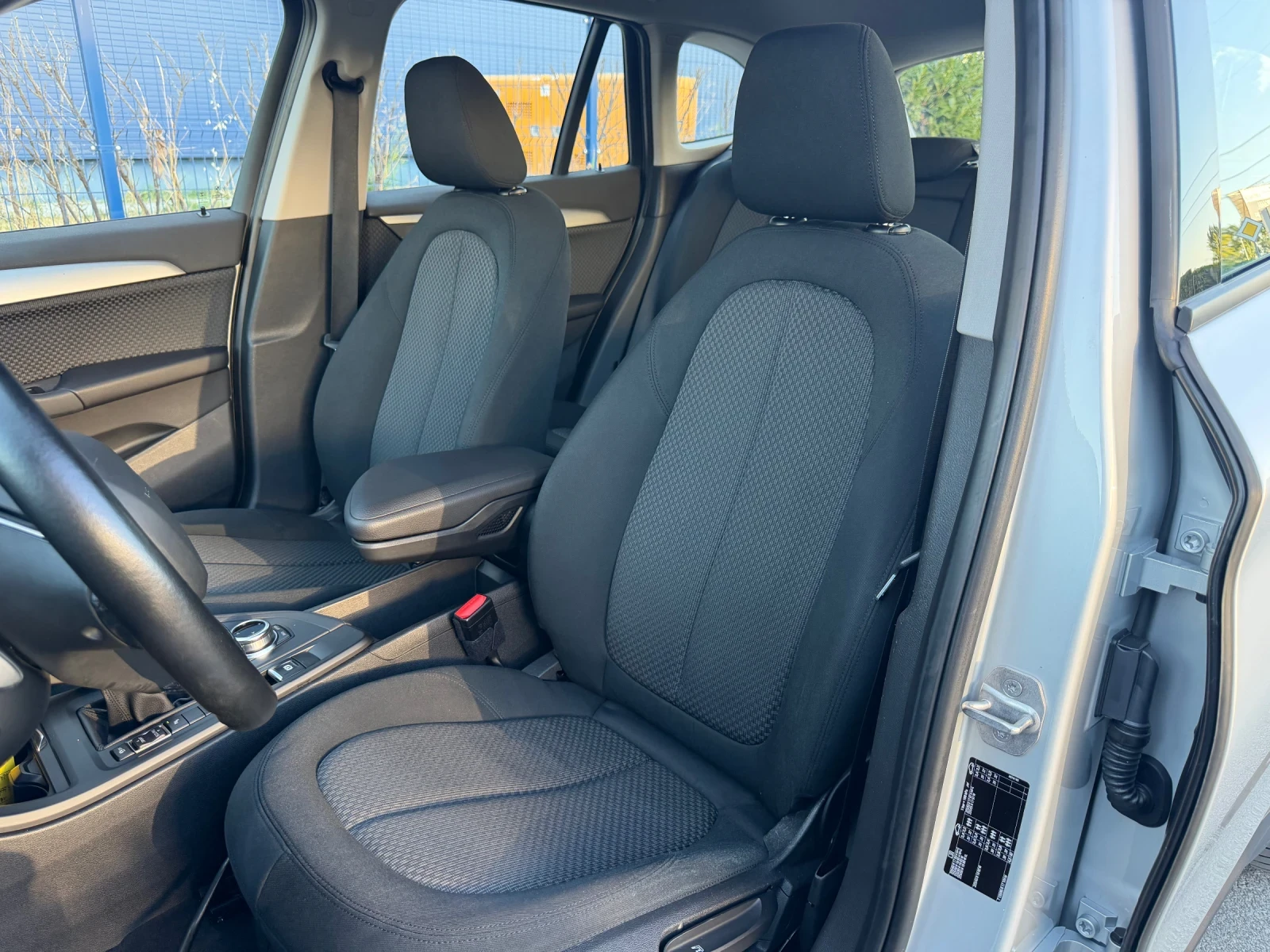 BMW X1 2.0D X Line / FULL LED / КАМЕРА / СЕРВИЗНА ИСТОРИЯ, снимка 8 - Автомобили и джипове - 56021568