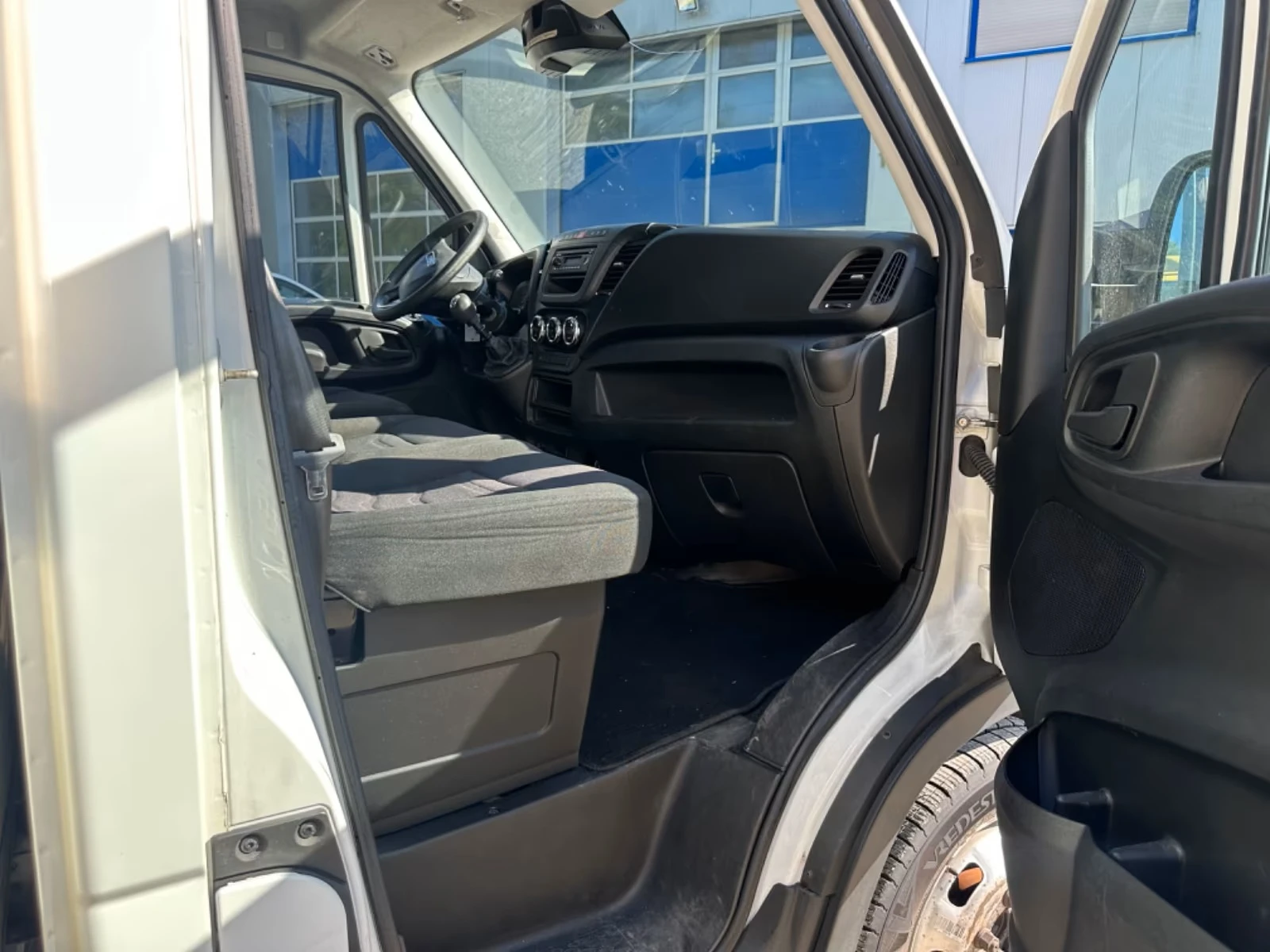 Iveco Daily 35C16 ФУРГОН С ПАДАЩ БОРД - изображение 9
