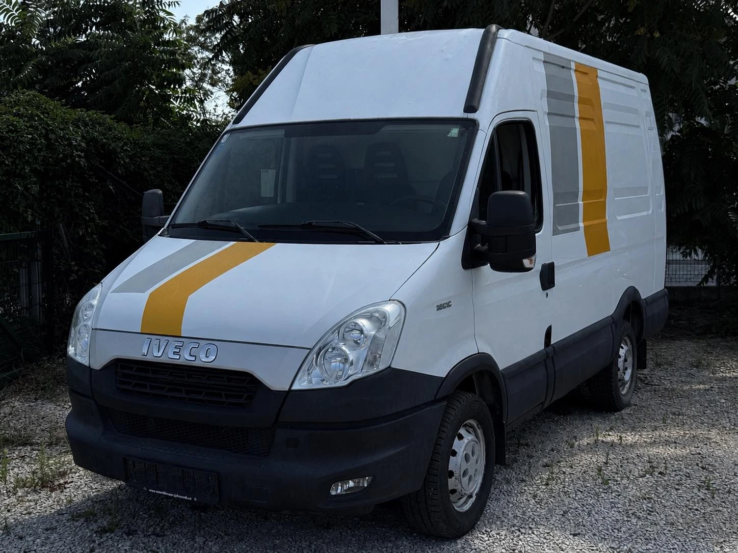 Iveco 35s15 DAILY 100% РЕАЛЕН ПРОБЕГ, снимка 3 - Бусове и автобуси - 55557327