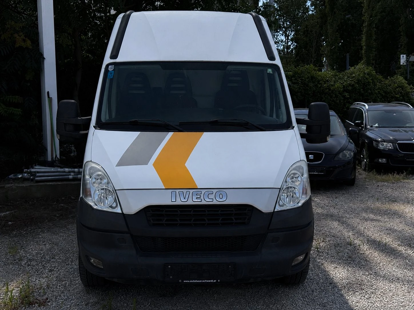 Iveco 35s15 DAILY 100% РЕАЛЕН ПРОБЕГ, снимка 2 - Бусове и автобуси - 55557327