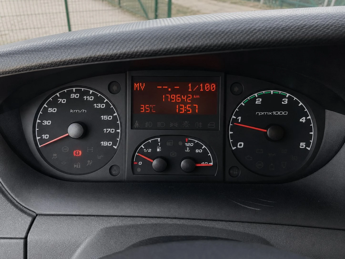Iveco 35s15 DAILY 100% РЕАЛЕН ПРОБЕГ, снимка 10 - Бусове и автобуси - 55557327