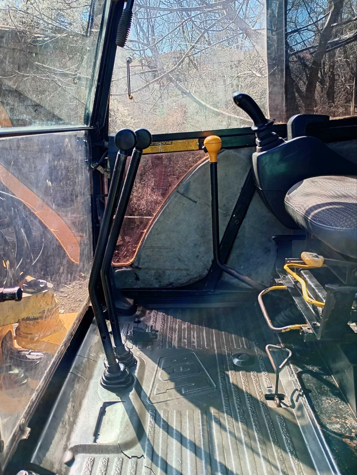 Багер JCB 803 plus, снимка 4 - Индустриална техника - 55770886