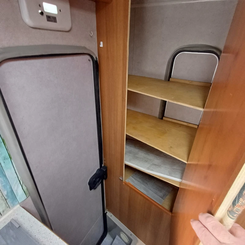 Кемпер Ford Rimor, снимка 17 - Каравани и кемпери - 53594933