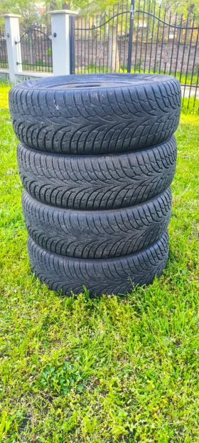 Гуми Зимни 205/70R15, снимка 4