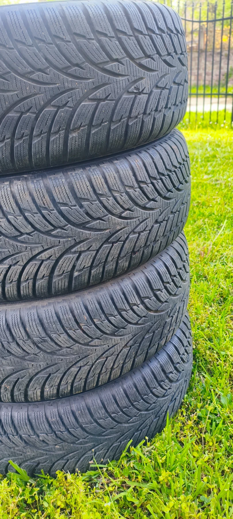 Гуми Зимни 205/70R15, снимка 13 - Гуми и джанти - 54381926