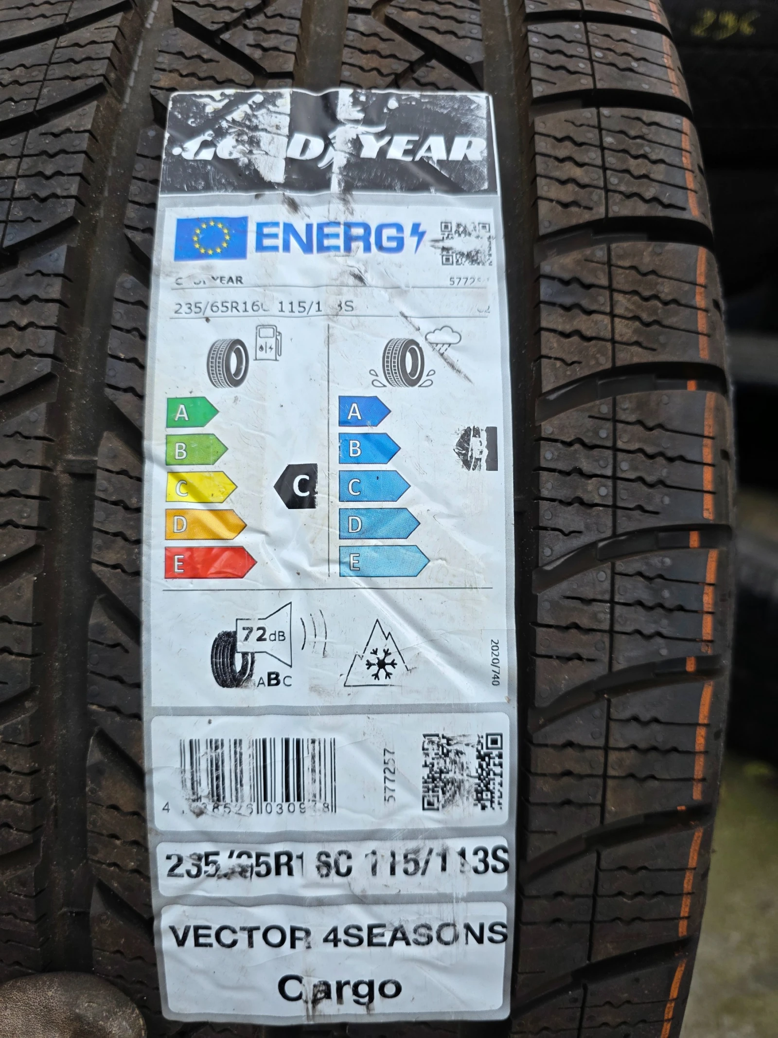 Гуми Всесезонни 235/65R16, снимка 4 - Гуми и джанти - 54807061