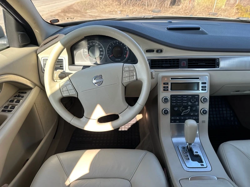 Volvo V70 2.5T, снимка 10 - Автомобили и джипове - 44339237