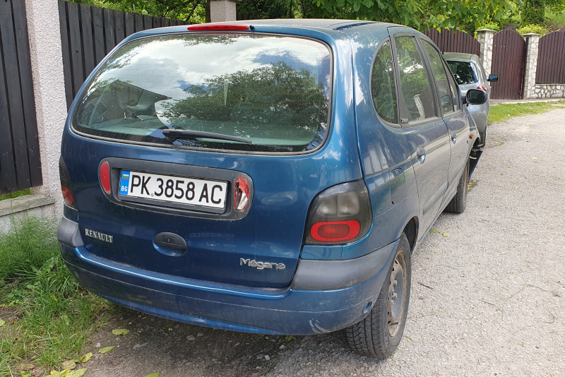 Renault Scenic, снимка 3 - Автомобили и джипове - 46008818