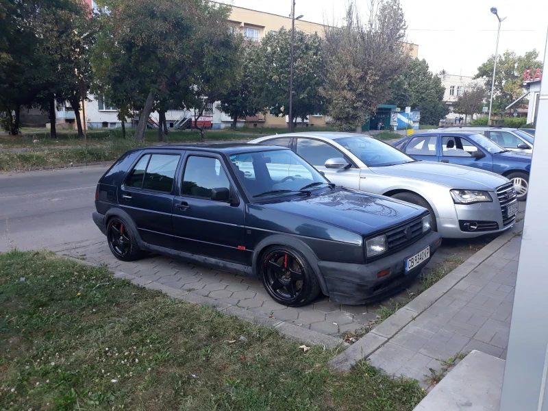 VW Golf 1.8i 112к.с. климатроник, снимка 1 - Автомобили и джипове - 47483209