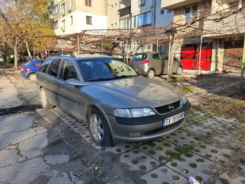 Opel Vectra, снимка 1 - Автомобили и джипове - 47992258