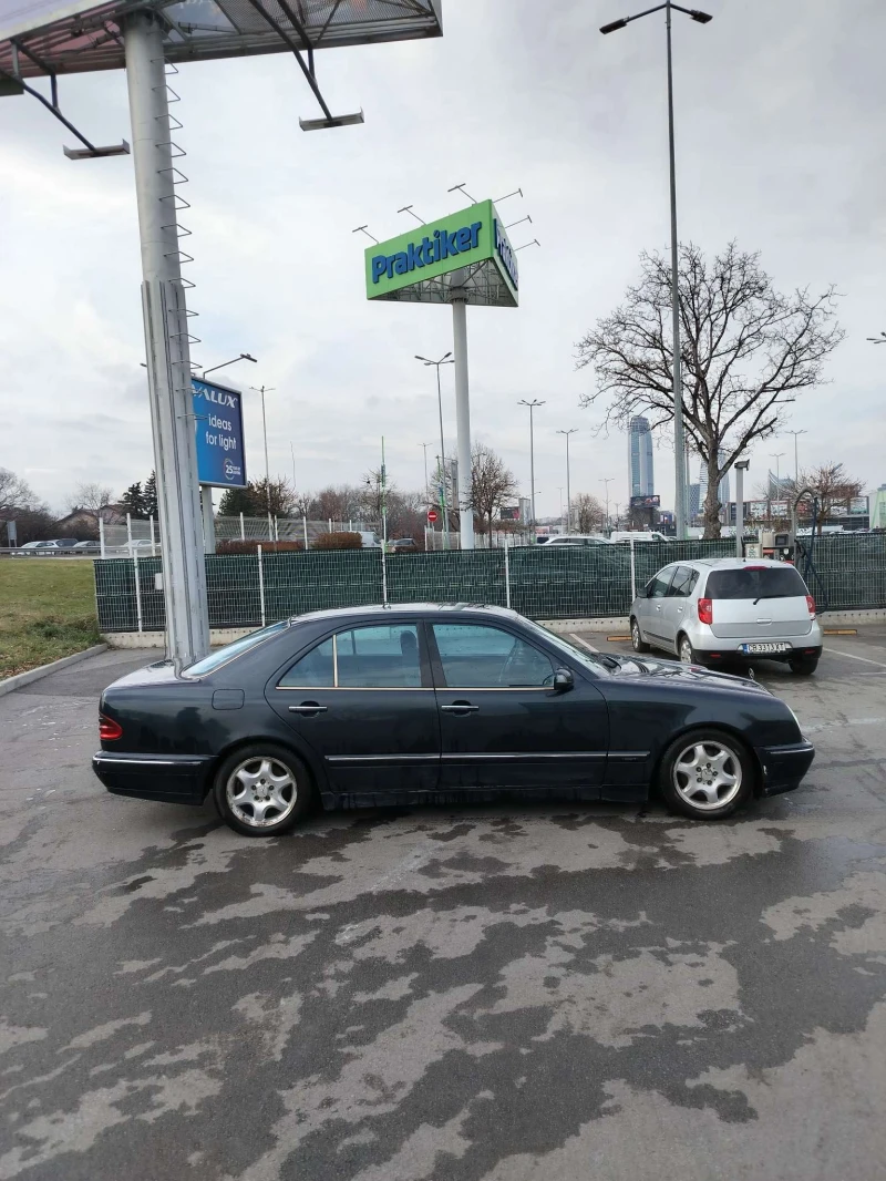 Mercedes-Benz E 270 Avangarde, снимка 3 - Автомобили и джипове - 48345066