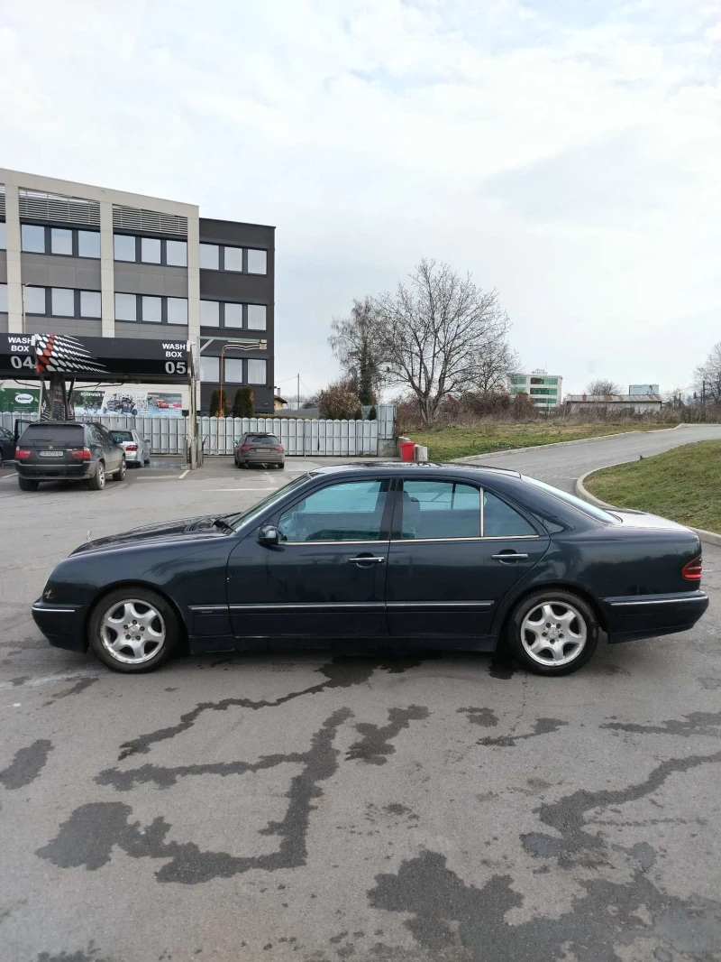 Mercedes-Benz E 270 Avangarde, снимка 2 - Автомобили и джипове - 48345066