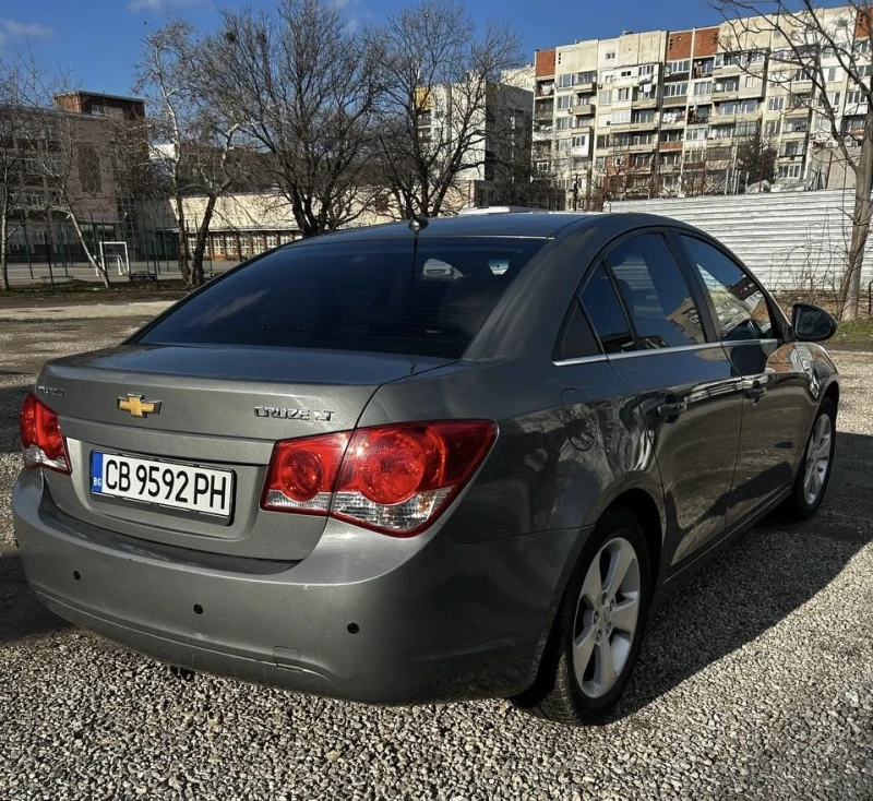 Chevrolet Cruze 2.0d/2 комплекта джанти/Без забележки, снимка 4 - Автомобили и джипове - 49361028