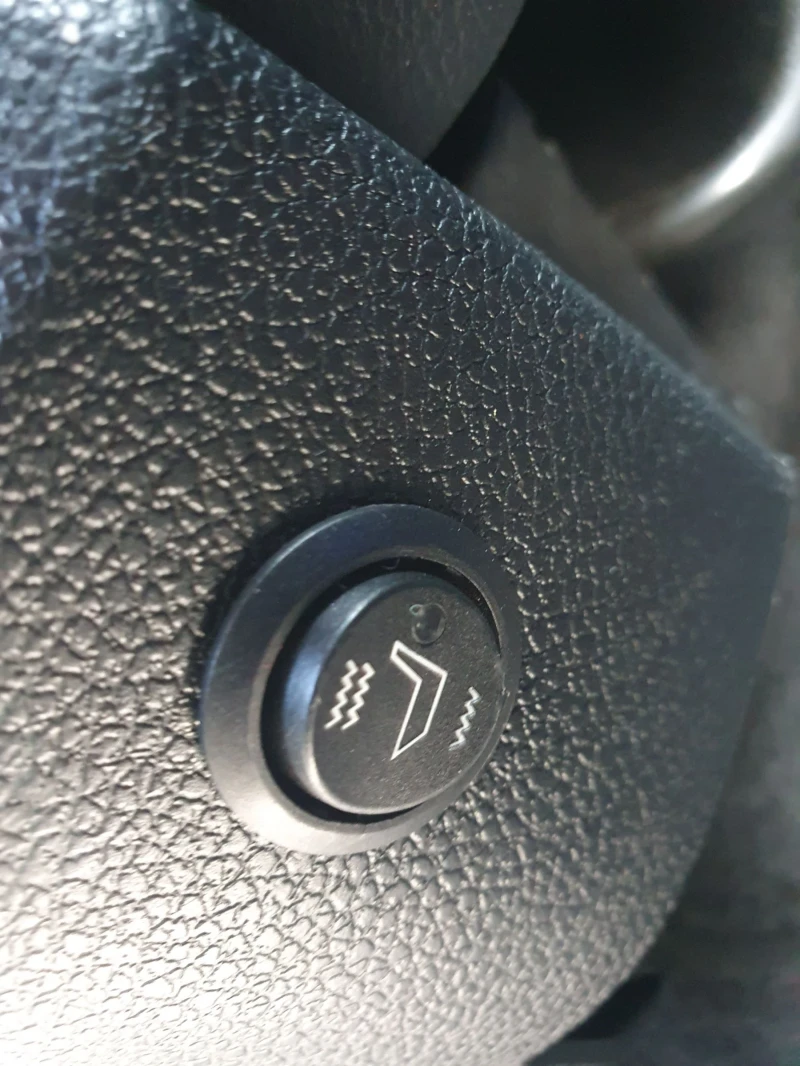 Ford Focus 1.8  FULL KOJA  PODGREV TITANIUM NOVA NOVA, снимка 10 - Автомобили и джипове - 52004636