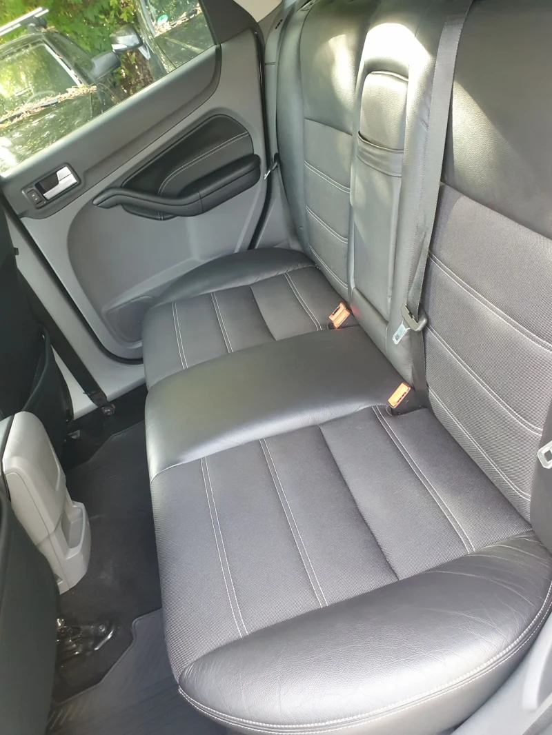 Ford Focus 1.8  FULL KOJA  PODGREV TITANIUM NOVA NOVA, снимка 12 - Автомобили и джипове - 52004636