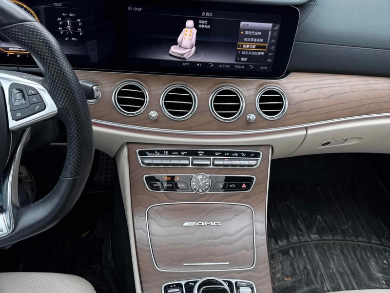 Mercedes-Benz E 63 AMG * E 63 S * CARFAX * БЕЗ ПЪРВОНАЧАЛНА ВНОСКА, снимка 9 - Автомобили и джипове - 52772764