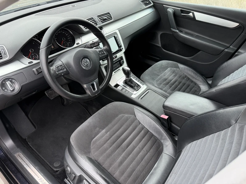 VW Passat 2.0 TDI DSG / HIGHLINE / NAVI / KOJA / PARKTRONIC , снимка 9 - Автомобили и джипове - 52859185