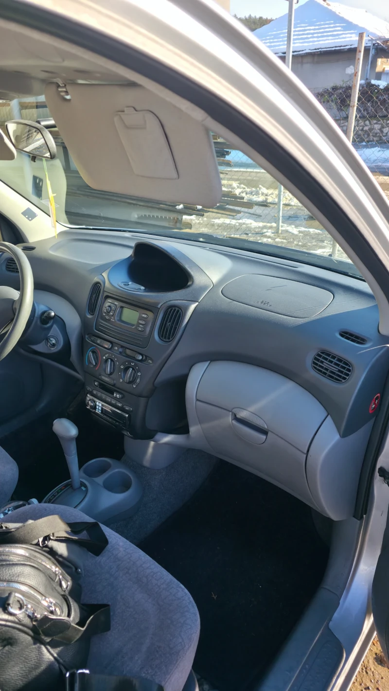 Toyota Yaris verso Automatic 1.3 vvti, снимка 5 - Автомобили и джипове - 52941919