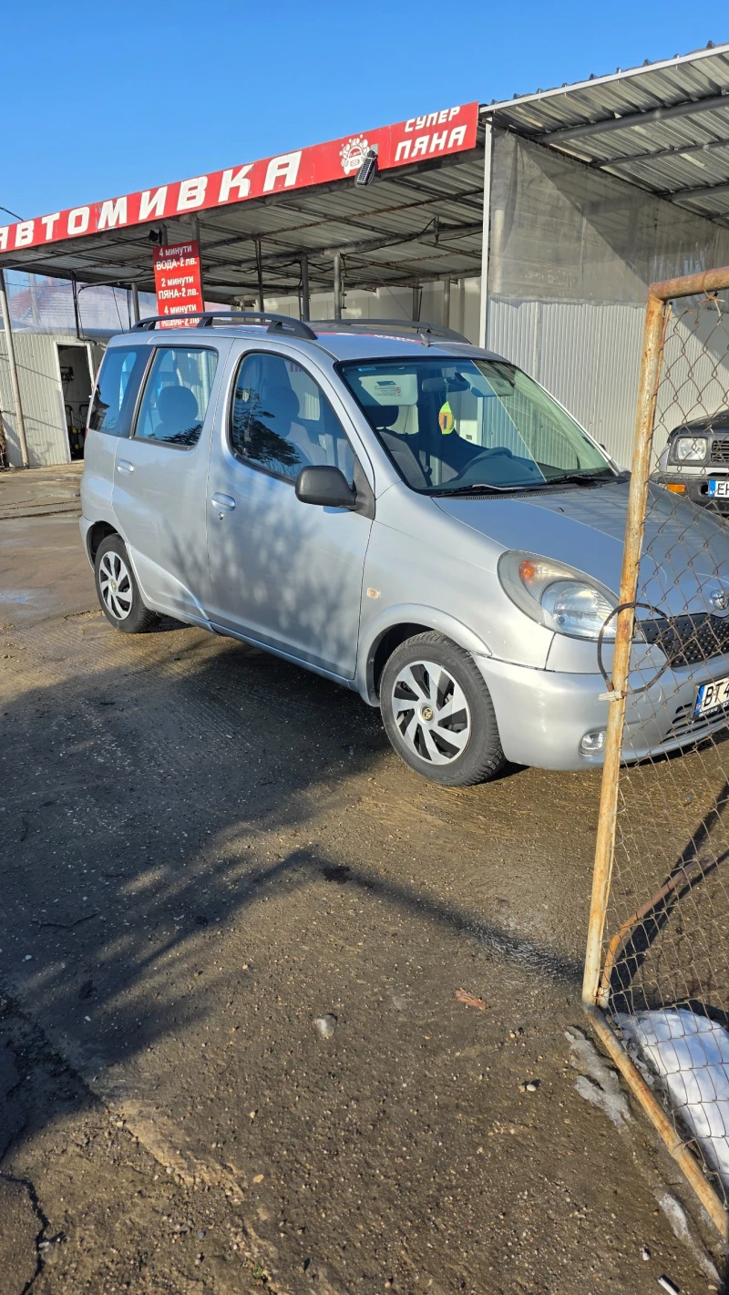 Toyota Yaris verso Automatic 1.3 vvti, снимка 12 - Автомобили и джипове - 52941919