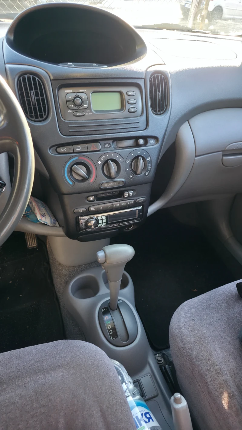Toyota Yaris verso Automatic 1.3 vvti, снимка 7 - Автомобили и джипове - 52941919