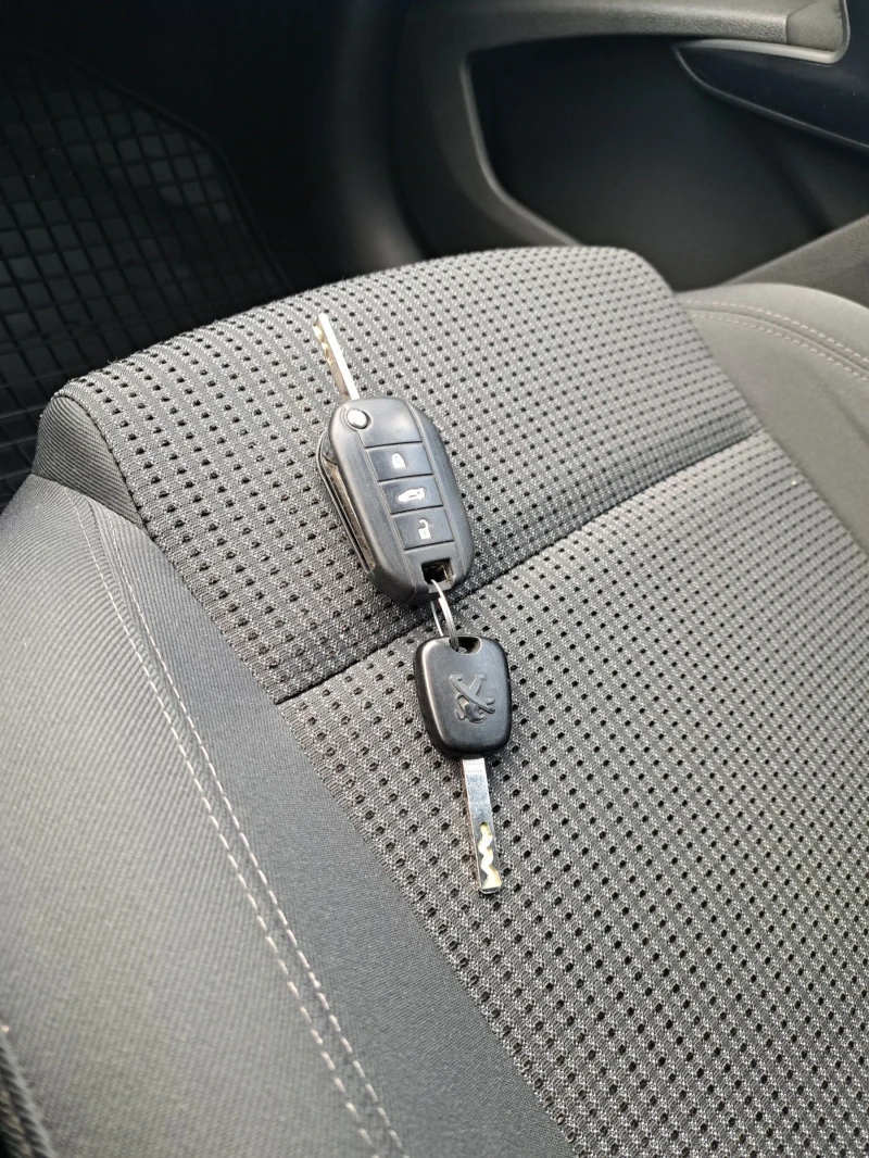 Peugeot 508 1.6i Turbo 2013* Сервизна история* БАРТЕР, снимка 16 - Автомобили и джипове - 52946993