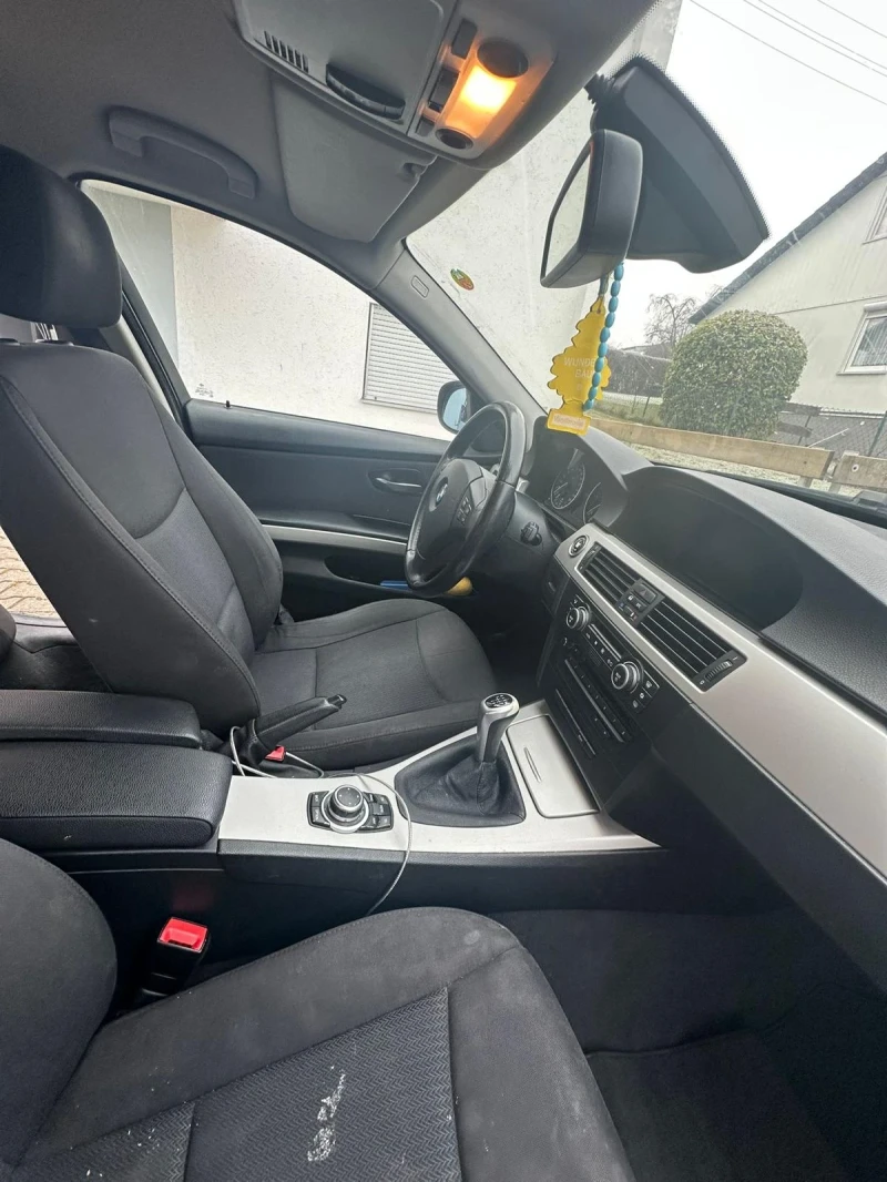 BMW 320 Комби, снимка 16 - Автомобили и джипове - 53297254