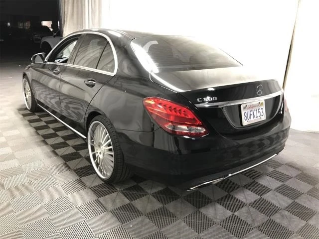 Mercedes-Benz C 300, снимка 4 - Автомобили и джипове - 48696641