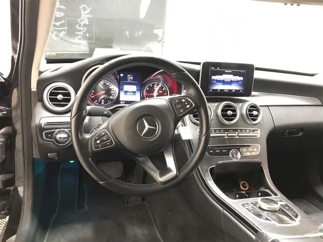 Mercedes-Benz C 300, снимка 9 - Автомобили и джипове - 48696641