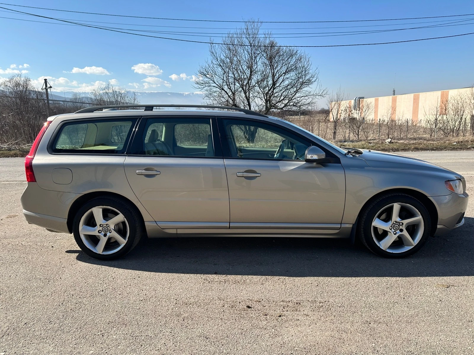 Volvo V70 2.5T - изображение 4