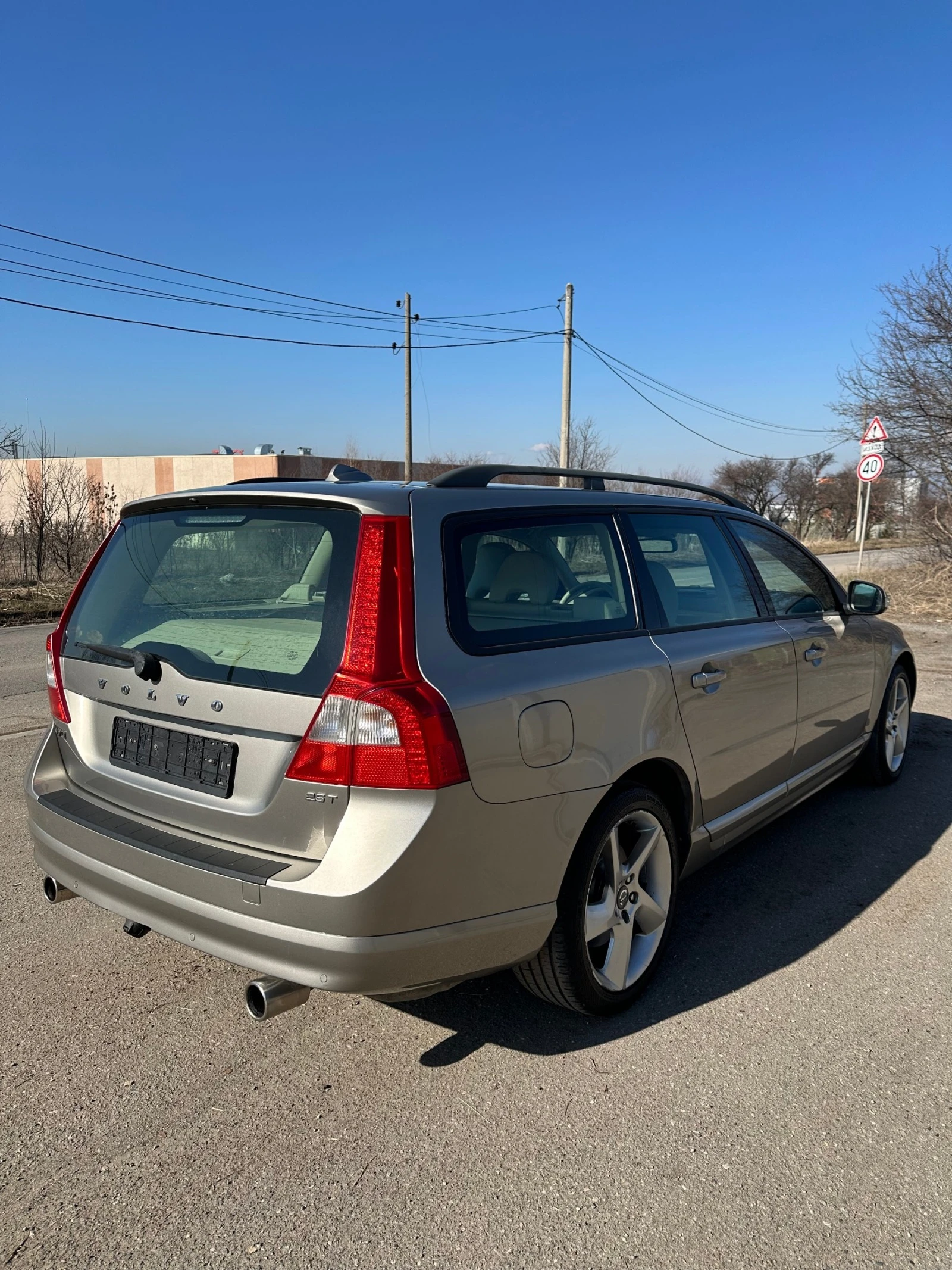 Volvo V70 2.5T - изображение 5