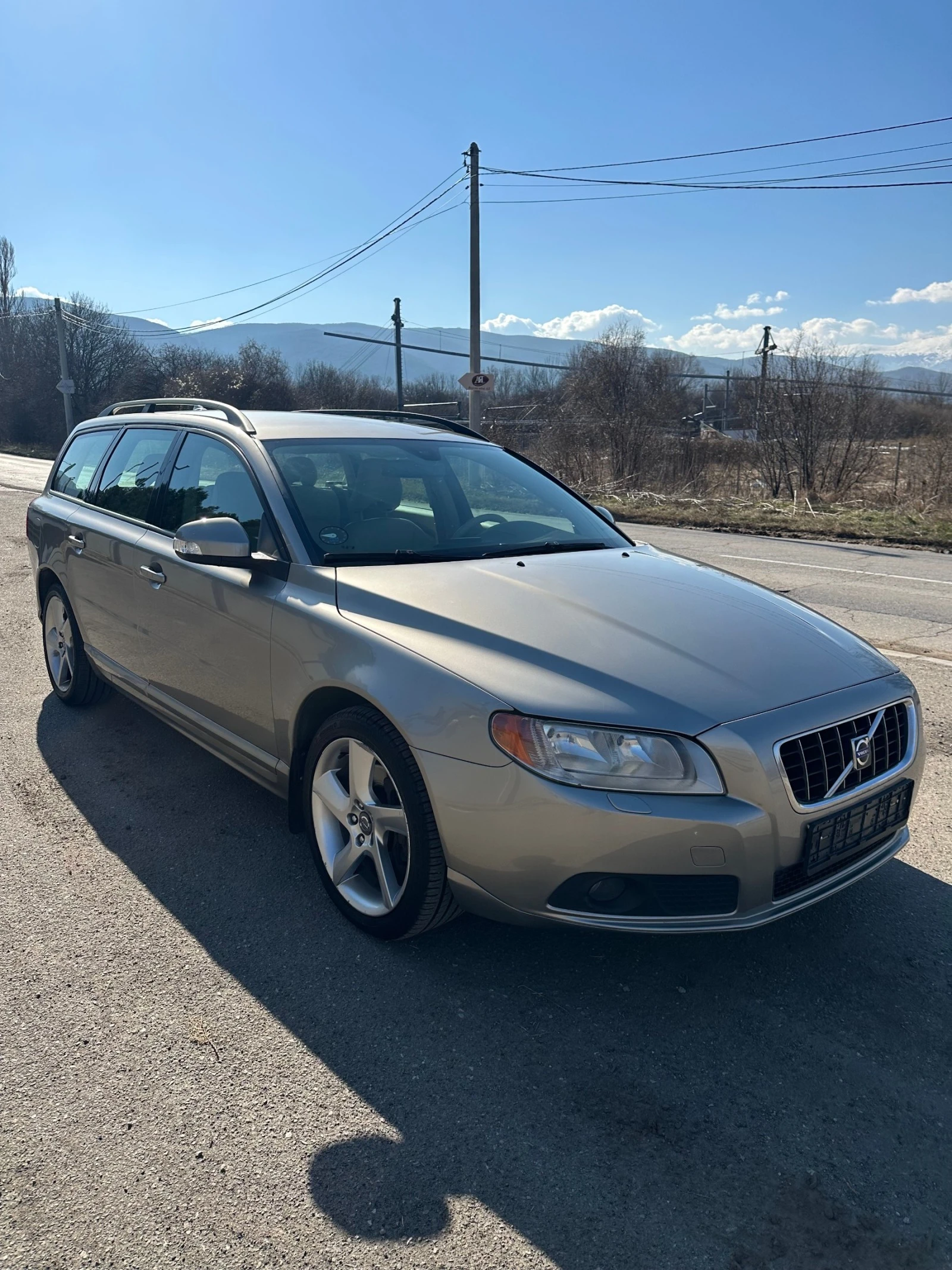 Volvo V70 2.5T - изображение 3