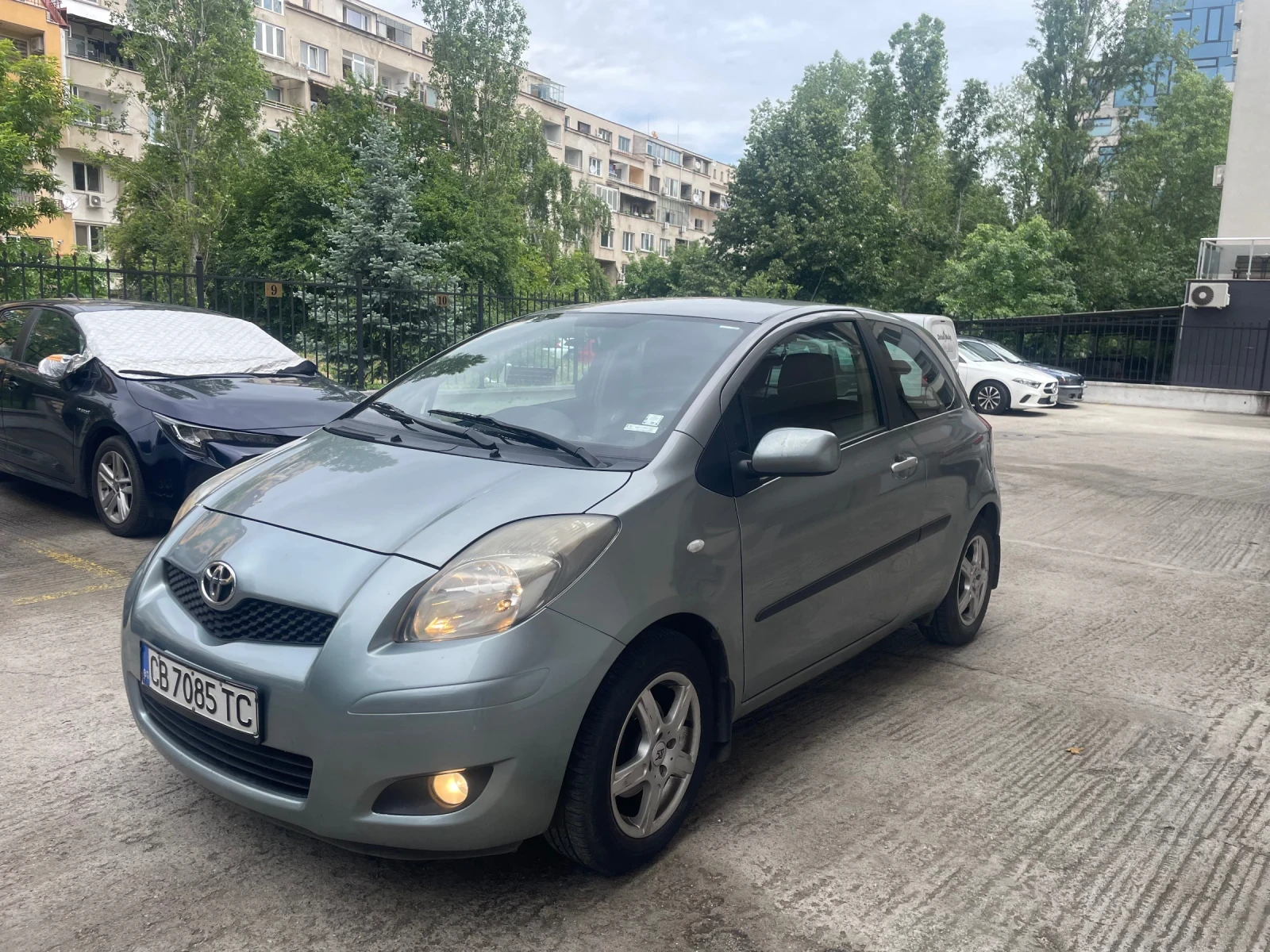 Toyota Yaris 1.3 VVTI - изображение 2