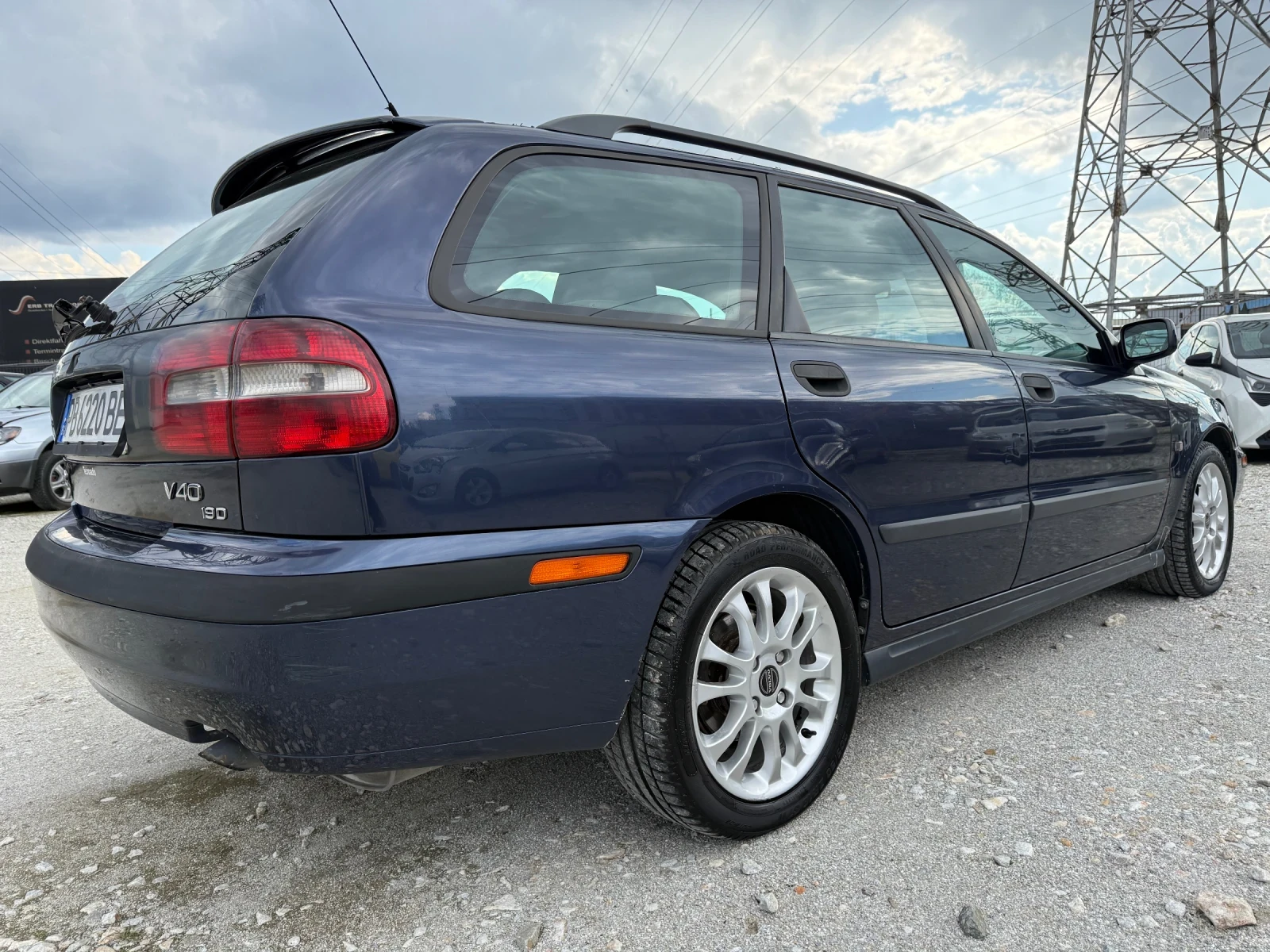Volvo V40 1.9D 116 к.с. - изображение 8