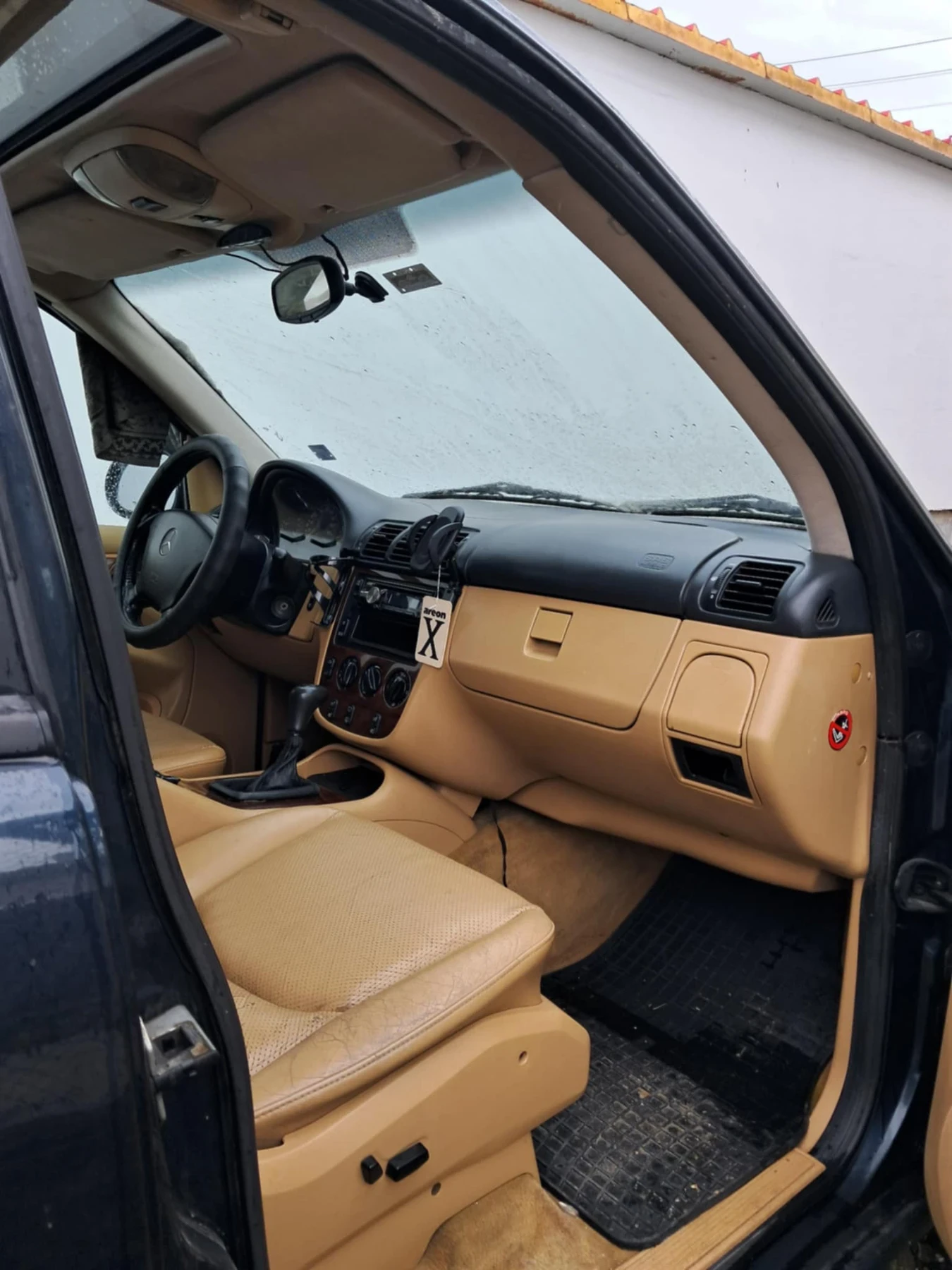 Mercedes-Benz 230  - изображение 7