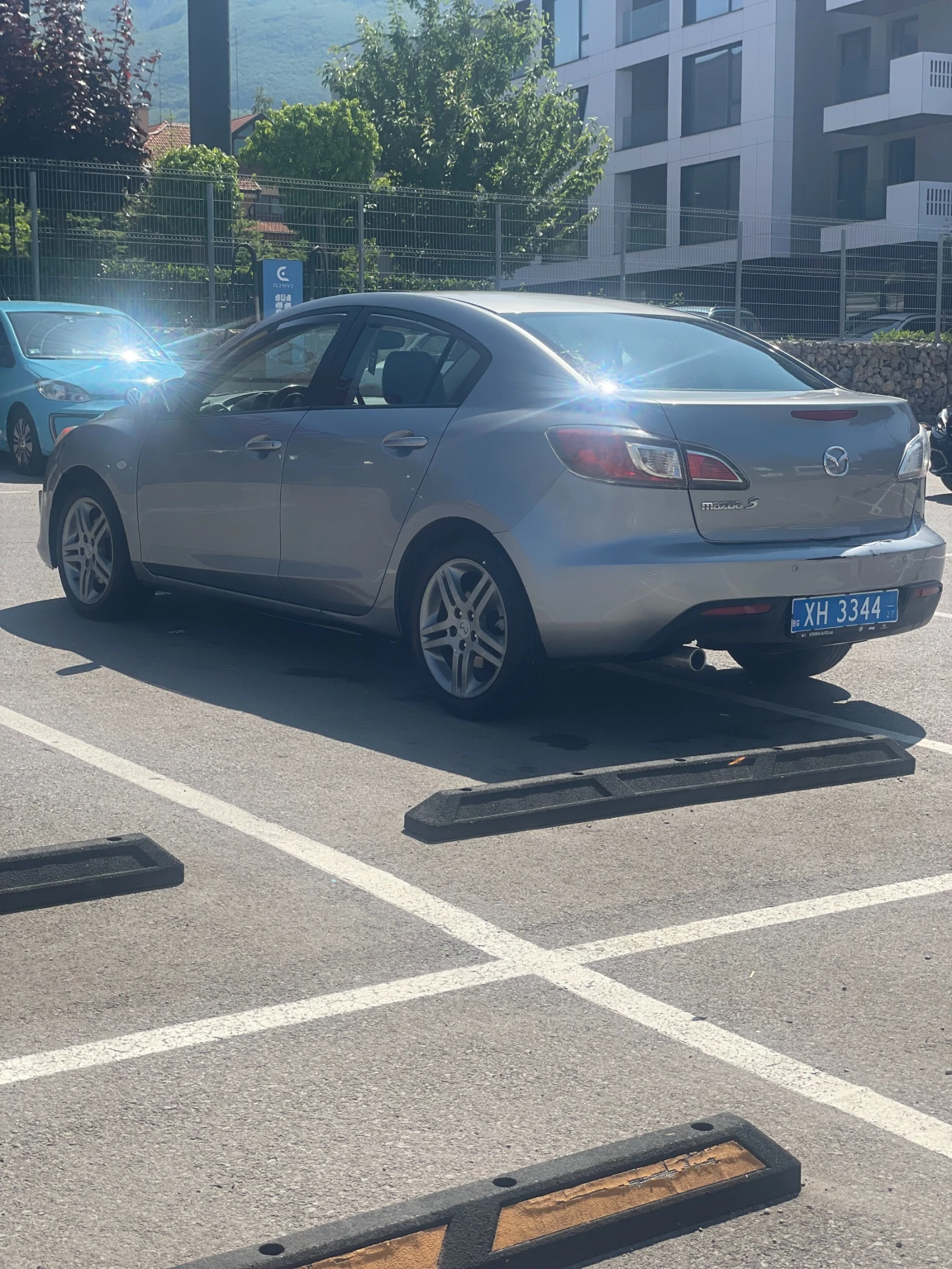 Mazda 3 2.0i СЕДАН АВТОМАТ - изображение 4